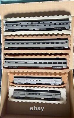 5 train model cars New York Central from AHM by Rivarossi Made in Italy