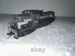 Atlas, HO scale, Alco RS-1 Diesel Locomotive, New York Central #8105, Item# 8117