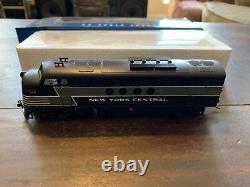 Bachmann HO New York Central locomotive in excellent condition