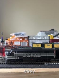 Bachmann New York Central HO FT A & FB2 Diesel locomotives with DCC Sound on B