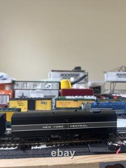 Bachmann New York Central HO FT A & FB2 Diesel locomotives with DCC Sound on B
