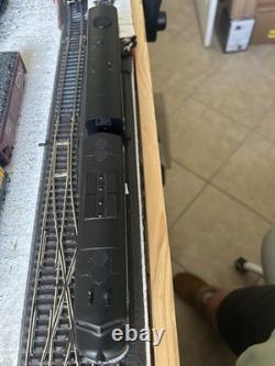 Bachmann New York Central HO FT A & FB2 Diesel locomotives with DCC Sound on B