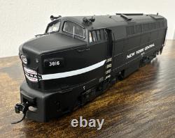 Broadway Limited HO #7697 BLW Sharknose A-Unit New York Central #3816 Paragon 4