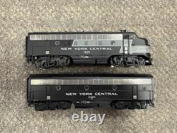 + Broadway Paragon HO 4846 New York Central F7 A & B Diesel Locomotive Set DCC