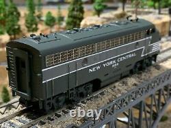 HO Scale MRC Platinum Series F7A Diesel Locomotive NYC New York Central QUALTY