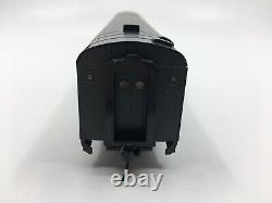 HO Walthers 932-9316 New York Central 20th Century Limited 68 Seat Diner Car NYC