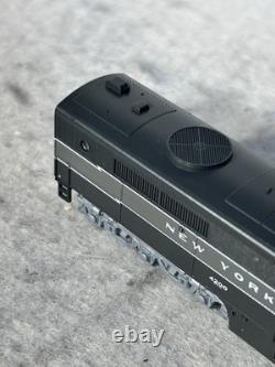 Iconic KATO New York Central RR ALCO PA-1 Lightning Paint #4200 N Gauge