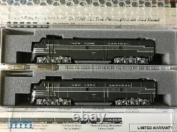 Kato N Scale EMD E7 A-A Set DC Both Powered New York Central 106-0440