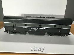 LGB NYC 20th CENTURY LIMITED SET #238 OF 400. NEW YORK CENTRAL. 5 UNIT SET