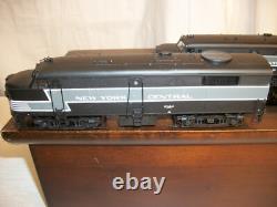 Life-Like Proto 2000 HO Scale F ABA Diesel Set New York Central #1044 #1045 USED