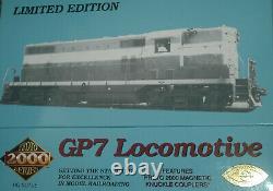 Life Like Proto 2000 New York Central (NYC) GP7 Locomotive Road Number 5816