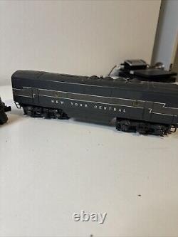 Lionel 2354 Vintage O New York Central AB Diesel Locomotive. Our # X1577