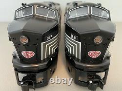 Lionel 6-34519 New York Central Sharknose AA Diesel Locomotive Set