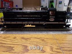 Lionel LionChief NYC Alco RS2 (Round Switcher) Diesel Locomotive and Caboose