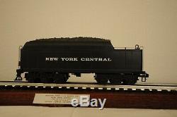 Lionel NY Central1-700E/display case. Post War Steam Engine. Run once to test