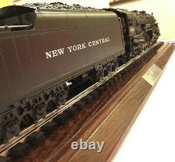 Lionel New York Central 6-18005-700E 4-6-4 Hudson # 5340 & Display Case