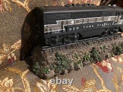 Lionel New York Central Locomotive with Music Box plays New York, New York
