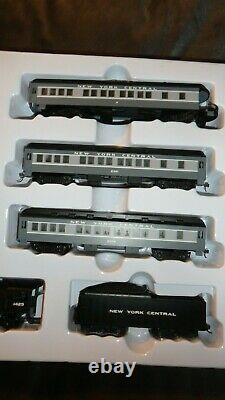 Lionel New York Central Waterlevel Limited LionChief 2-8-4 Set Bluetooth O-Gauge