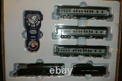 Lionel New York Central Waterlevel Limited LionChief 2-8-4 Set Bluetooth O-Gauge