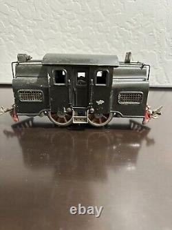 Lionel No. 33 New York Central Pre-War Standard Gauge Locomotive & Passenger Car