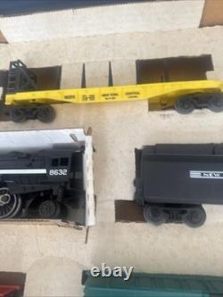 Lionel Trains New York Central Flyer Freight Set 6-11735 027 Gauge Open Box