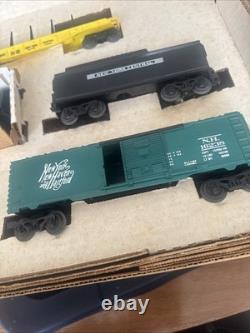 Lionel Trains New York Central Flyer Freight Set 6-11735 027 Gauge Open Box