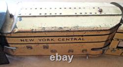 MARX TRAIN STREAMLINE MERCURY LOCOMOTIVE and 3 NEW YORK CENTRAL CARS NO REMOTE