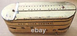 MARX TRAIN STREAMLINE MERCURY LOCOMOTIVE and 3 NEW YORK CENTRAL CARS NO REMOTE