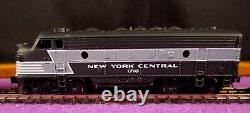MICRO TRAINS Z GAUGE NEW YORK CENTRAL F 7 LOCOMOTIVE RD # 1710 ITEM No. 14003-2