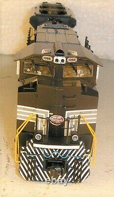 MTH 80-2243-1 HO scale SD70Ace NYC #1066 with PS3, DCC, DCS, Sound, Runs Well, C8+