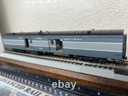 NEW YORK CENTRAL BAGGAGE / EXPRESS HIGHLY DETAILED withINTERIOR LEDs HO Scale