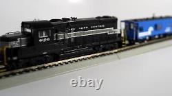 NEW YORK CENTRAL GP20 (DCC) and CONRAIL N7A Caboose (lighted)