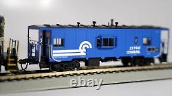 NEW YORK CENTRAL GP20 (DCC) and CONRAIL N7A Caboose (lighted)