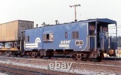 NEW YORK CENTRAL GP20 (DCC) and CONRAIL N7A Caboose (lighted)