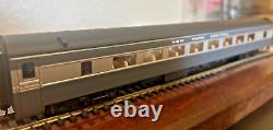 NEW YORK CENTRAL GRAY PULLMAN 64 seat COACH- HO Scale -withINTERIOR NEW RTR OOP