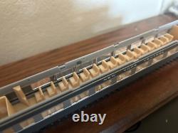 NEW YORK CENTRAL GRAY PULLMAN 64 seat COACH- HO Scale -withINTERIOR NEW RTR OOP