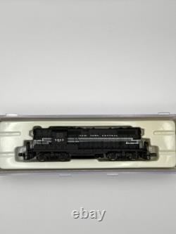 NIB N ATLAS 48215 EMD GP-7 Ph 2 Locomotive New York Central NYC #5810 Lightning