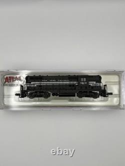 NIB N ATLAS 48215 EMD GP-7 Ph 2 Locomotive New York Central NYC #5810 Lightning