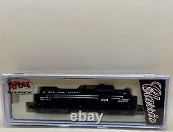 NIB N ATLAS Classic 44010 ALCO RS-1 Loco New York Central #8101 lightning scheme