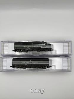 NIOB Life Like 7424 SET oF 2 FA1 & FB1 Loco New York Central #'s 1004 & 3304
