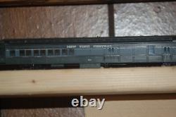 N scale Bachmann New York Central passenger train engine and 5 cars