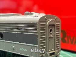New York Central Rivarossi 6240 HO Train NIB NOS EMD Diesel Locomotive