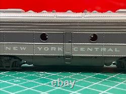 New York Central Rivarossi 6240 HO Train NIB NOS EMD Diesel Locomotive