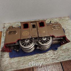 Nice Early LIONEL N. Y. Central #38 Electric Loco Eng. TESTED RUNS