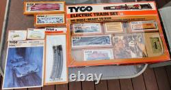 No. 7301 In Box Tyco New York Central Train Set With Extra Rolling Stock & Track