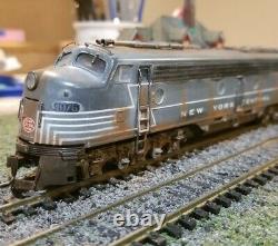 Proto 2000 NYC e8 e9 lightning bolt weathered locomotive train engine HO DC