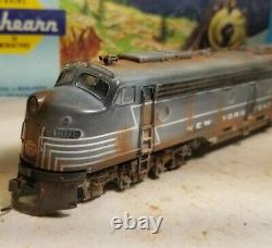 Proto 2000 NYC e8 e9 lightning bolt weathered locomotive train engine HO DC