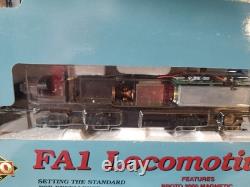 Proto 2000 Series HO New York Central 23446 FA1-1004 & FB1-3304 Locomotive LE