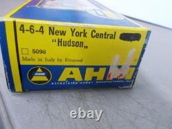 Rivarossi # 5096 New York Central 4-6-4 Locomotive # 5405 & Tenderho Scale