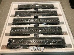 Williams Crown Edition 80 Ft. New York Central Passenger Car Set in Ecx. Condition